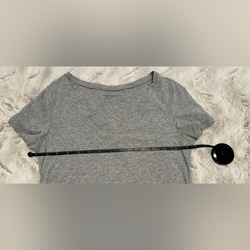 GAP PureBody V-Neck Maternity Top - Picture 4 of 6